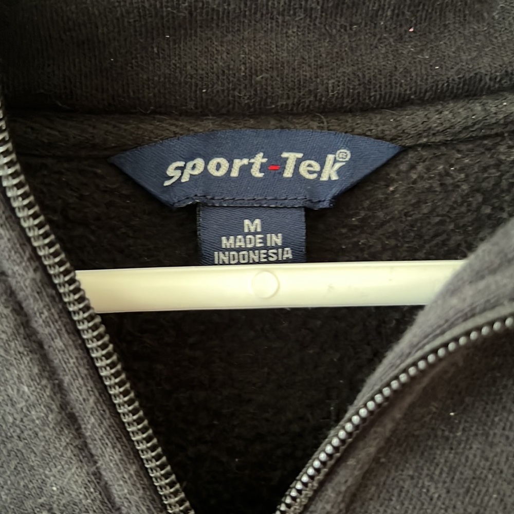 Pre-loved black hoodie - Picture 2 of 3